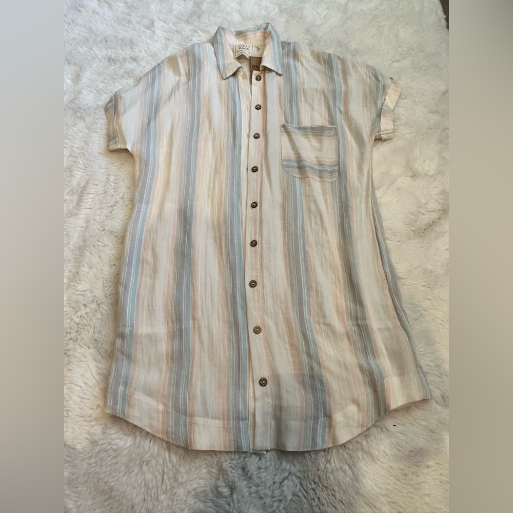 Women’s Style Rack button down dress.